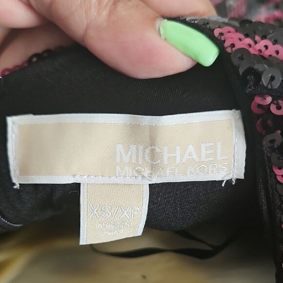 Michael Kors Sequins Pink and Black V-Neck Puff Sleeve Dress - Picture 2 of 16